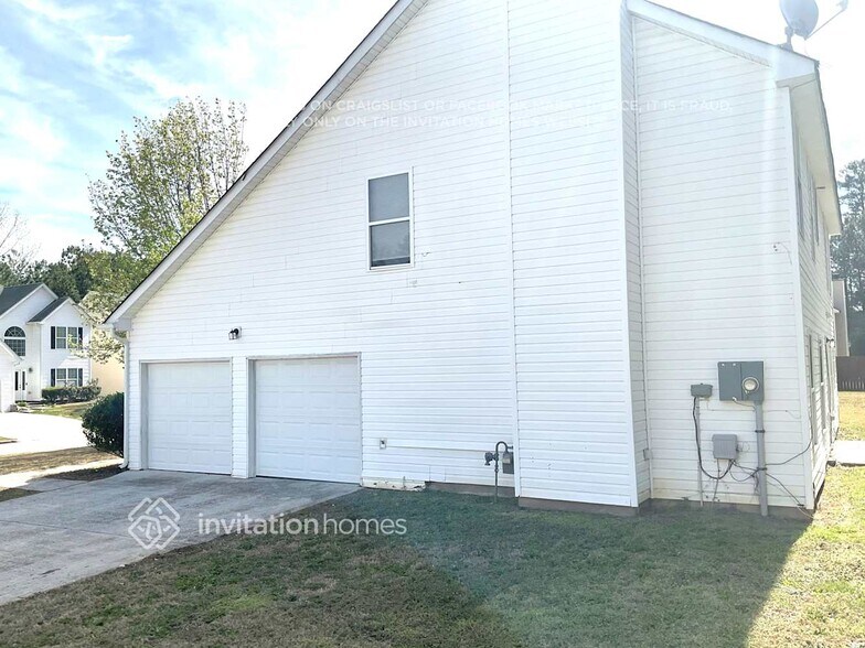 Building Photo - 2756 Live Oak Trail