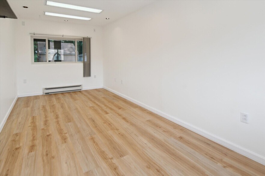 Building Photo - 4125 Tuxey Ave