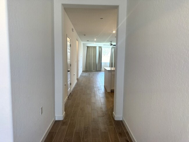 Building Photo - 1083 Traverse Dr S