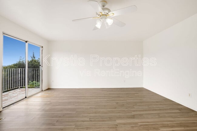Building Photo - 12 Elna Dr