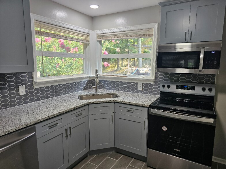 Building Photo - 5309 Lost Trail