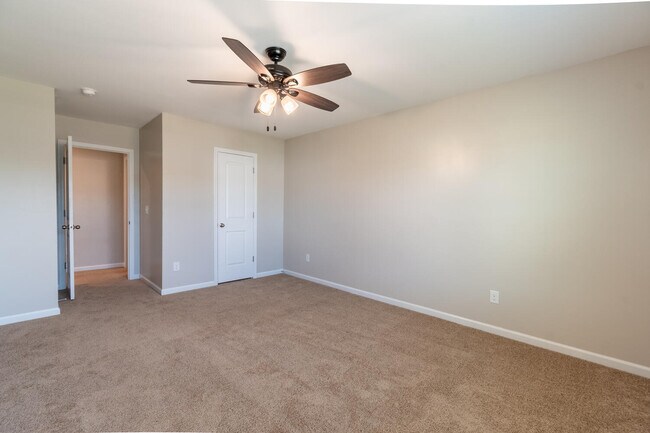 Building Photo - 3733 Moseley Dr