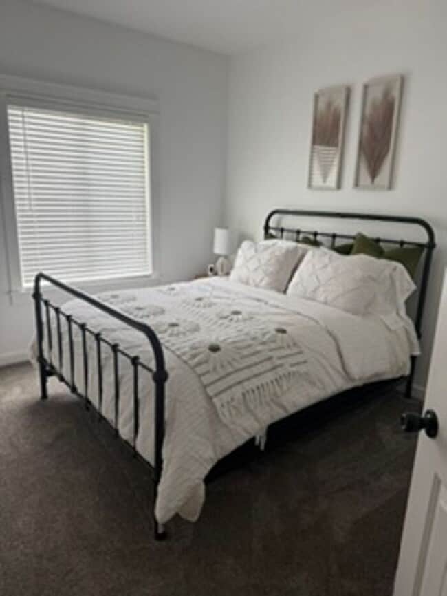 Building Photo - Immaculate West Meridian Home