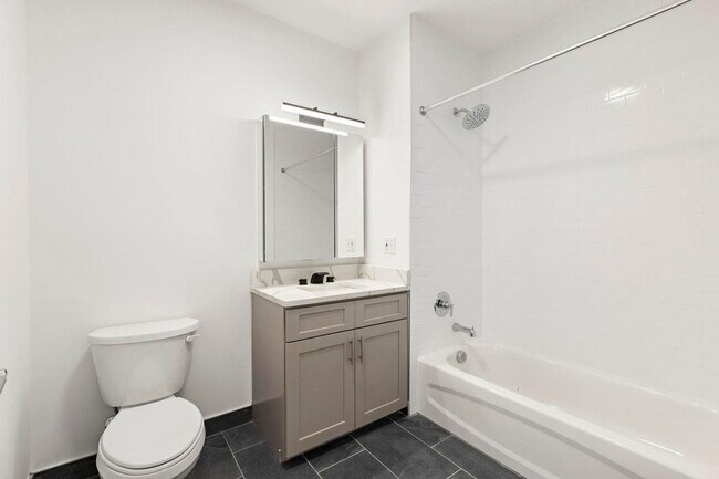 Building Photo - 306 Bergen Ave