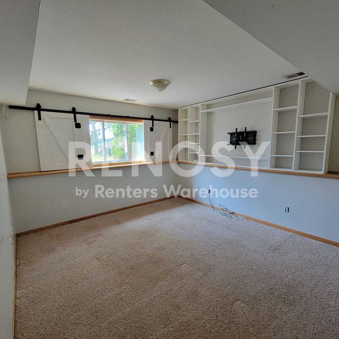 Building Photo - 1505 Harvest Ln