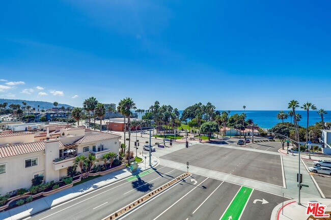 Building Photo - 230 S Catalina Ave