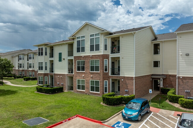 Building Photo - The Grand Reserve Seniors - Temple Community