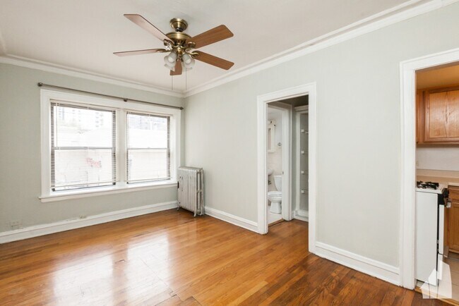 Building Photo - 1164 N Dearborn-313