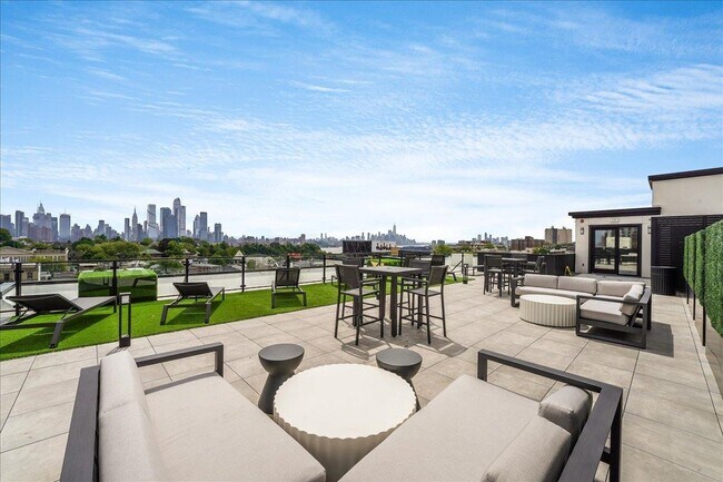 Building Photo - 121 34th St