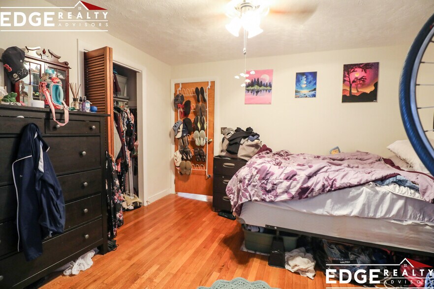 Building Photo - 11 Commonwealth Ct