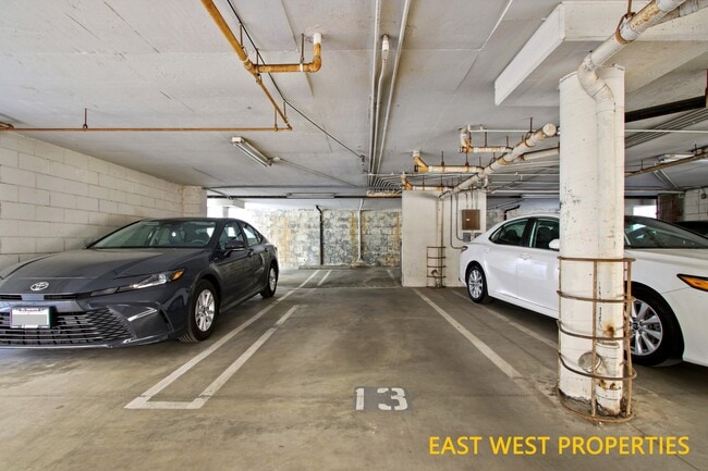 Building Photo - 1430 S Point View St