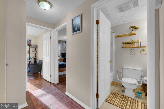 Building Photo - 89 Doe Ct