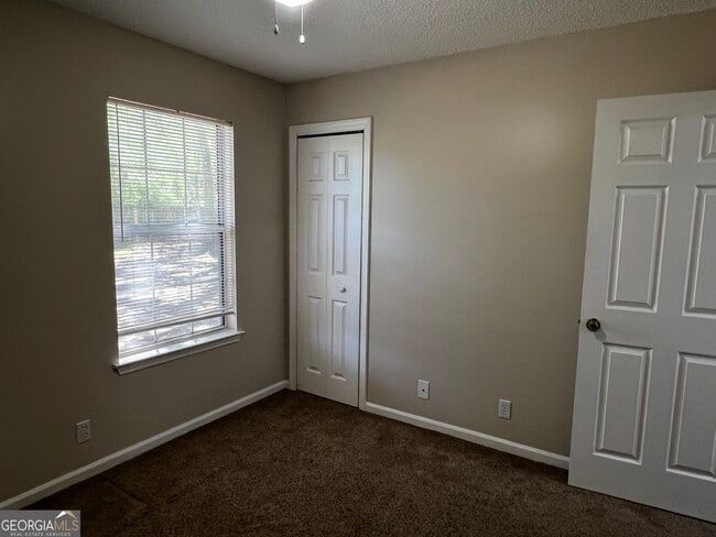 Building Photo - 105 Baytree Ct
