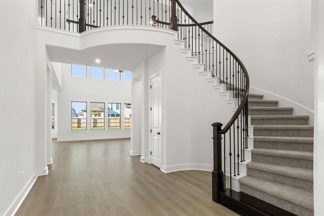Building Photo - 373 Hollister Dr