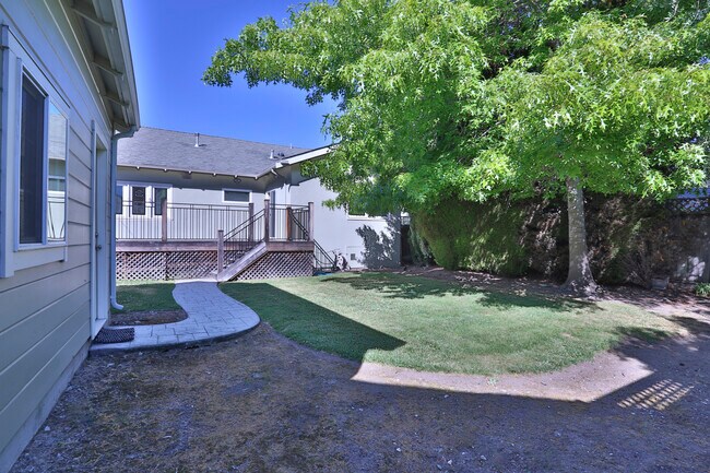 Building Photo - 144 Costa Rica Ave