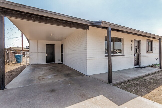 Building Photo - 4641 S 17th Pl