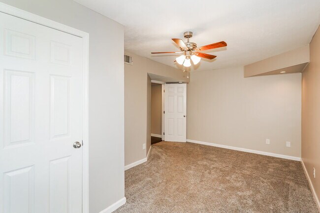 Building Photo - 300 Scotts Creek Pl