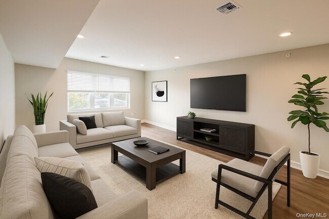 Building Photo - 122 Greenwich Ave