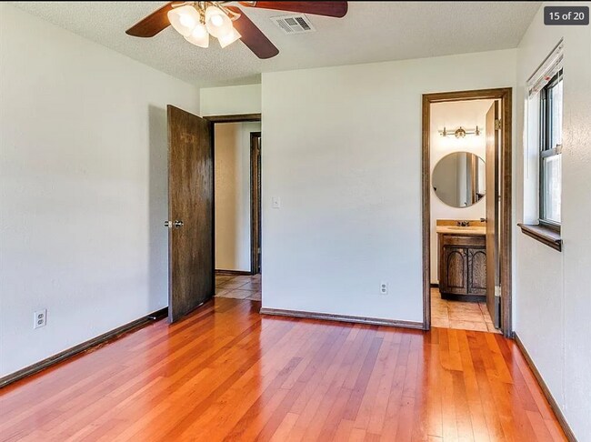 Building Photo - 8821 Cedar Ln