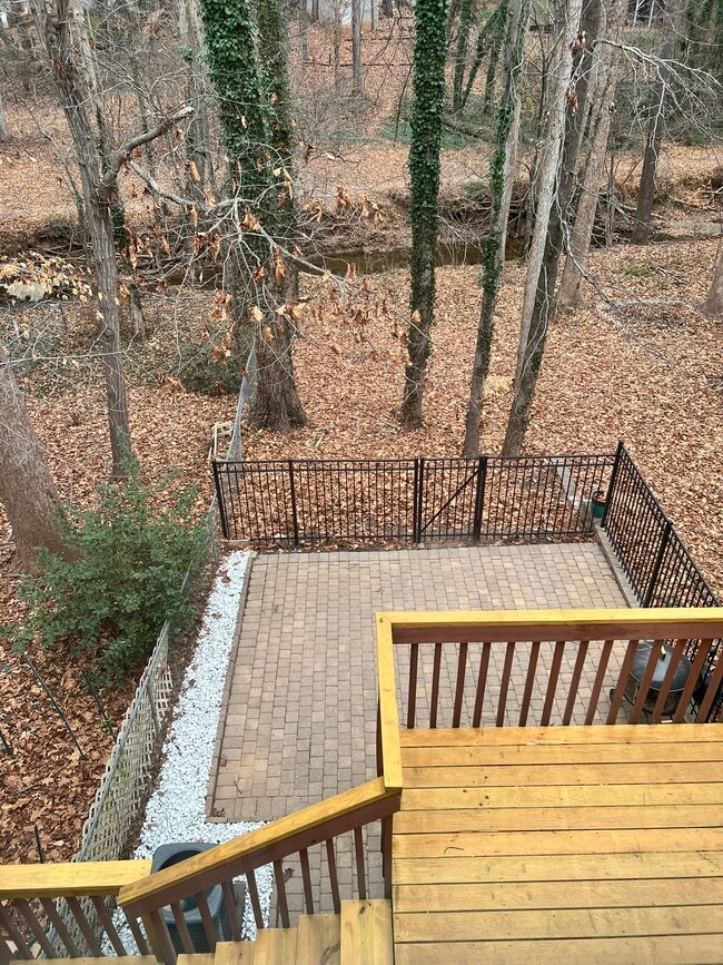 Building Photo - 7272 Shellburne Dr