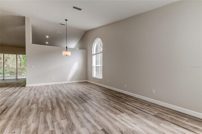 Building Photo - 10426 Springrose Dr