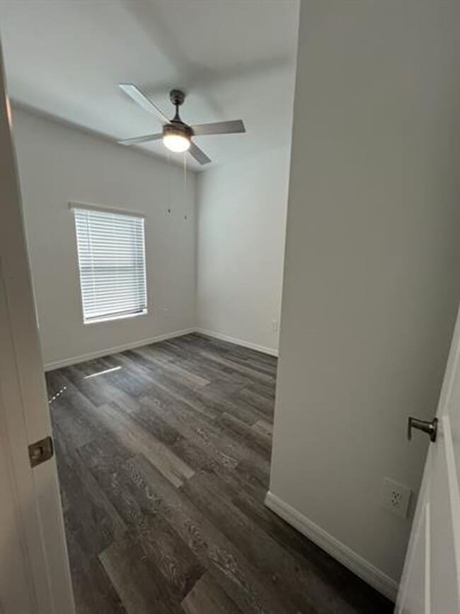 Building Photo - 1151 Oceanic Rd