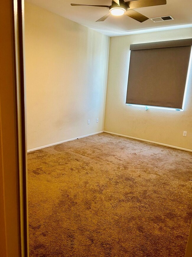 Building Photo - Beautiful TownHouse available in Brawley