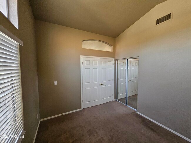 Building Photo - 1283 E Tradewind Dr