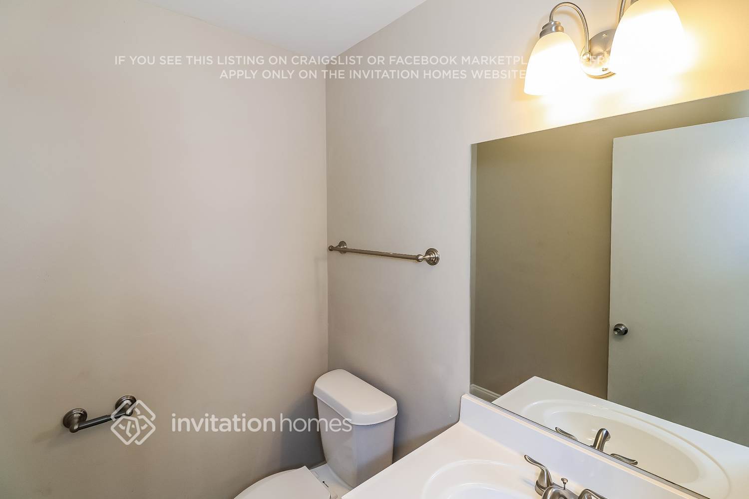 Building Photo - 2550 Raintree Way NE