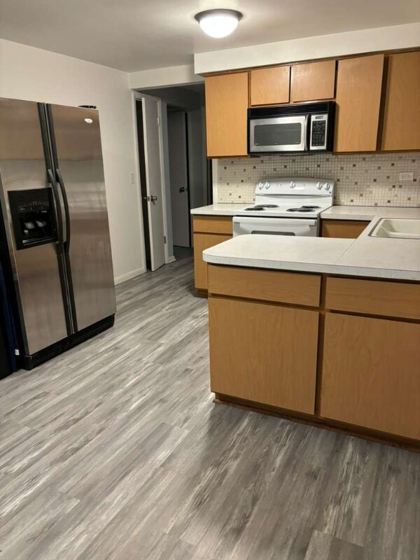 Building Photo - 7344 W Belmont Ave