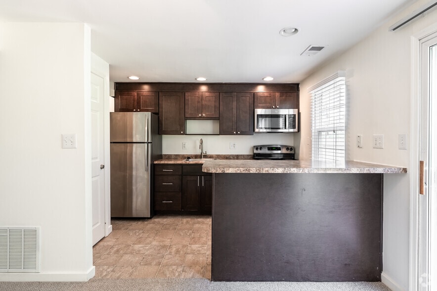 Lake Village 8001 Laketowne Ct Severn MD 21144 Apartment Finder