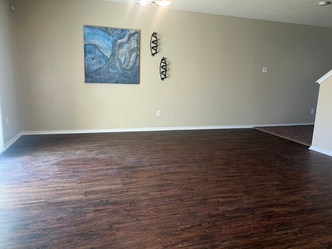 Building Photo - BURLESON 3/2/1 HOME