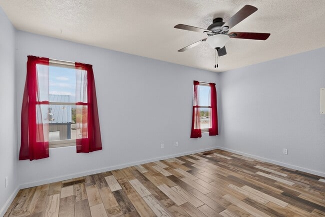 Building Photo - 624 Torretta Dr SW