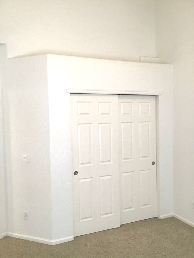 Building Photo - 3 bedroom 2.5 Bath Town home for rent at C...