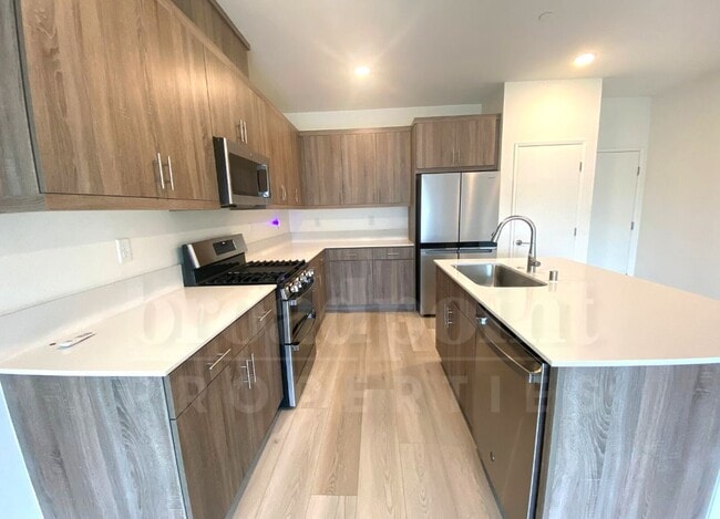 Building Photo - 307 Sweet Pl