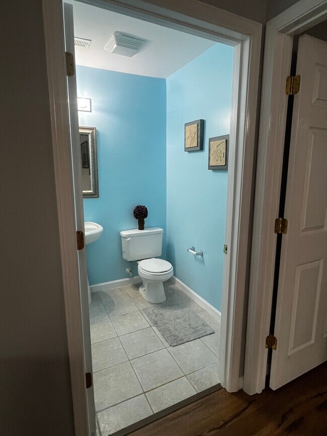 Building Photo - 2520 Friedland Pl