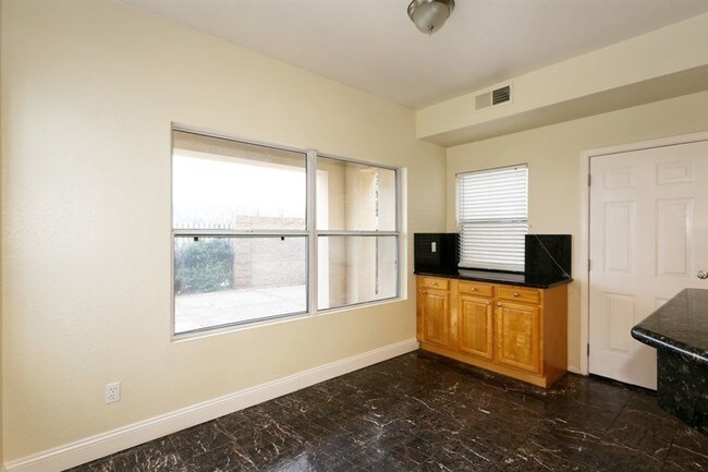 Building Photo - 104 Cam Del Sol