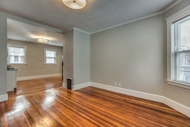 Building Photo - 15 Clementine Park