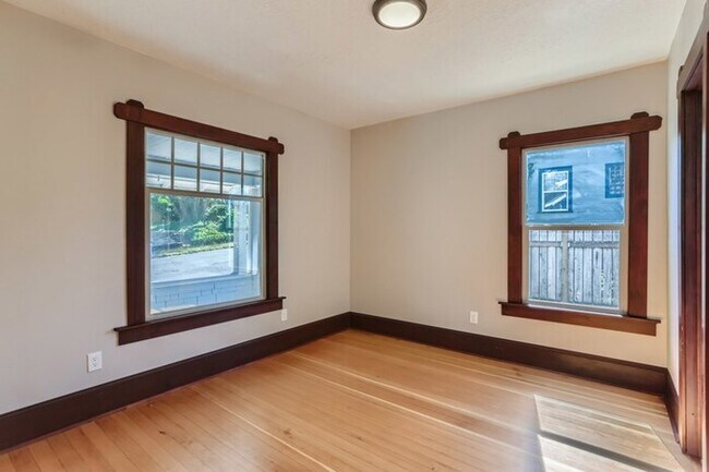 Building Photo - 1321 Monroe Street, Oregon City, OR, 97045
