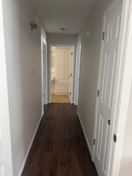 Building Photo - 219 Mitchell St