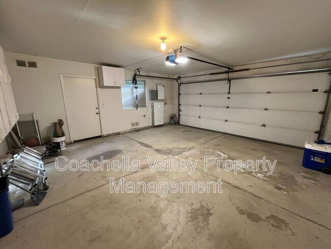 Building Photo - 39866 Newcastle Dr