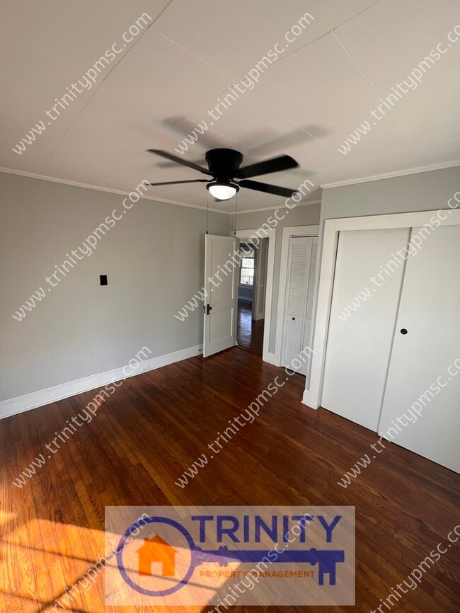 Building Photo - NEWLY UPDATED!! Ready and waiting for you!