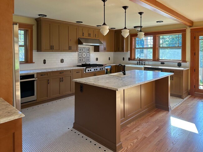 Building Photo - Luxury Craftsman with Spanish Accents & Bo...