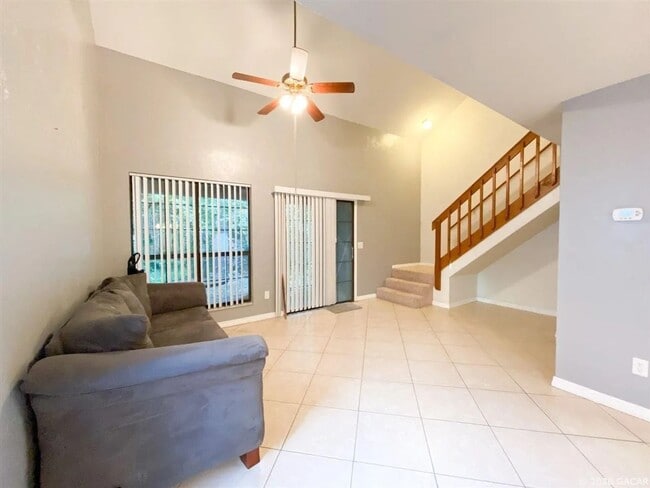 Building Photo - 5855 SW 8th Pl