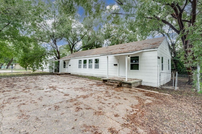 Building Photo - 4309 E Lincoln St