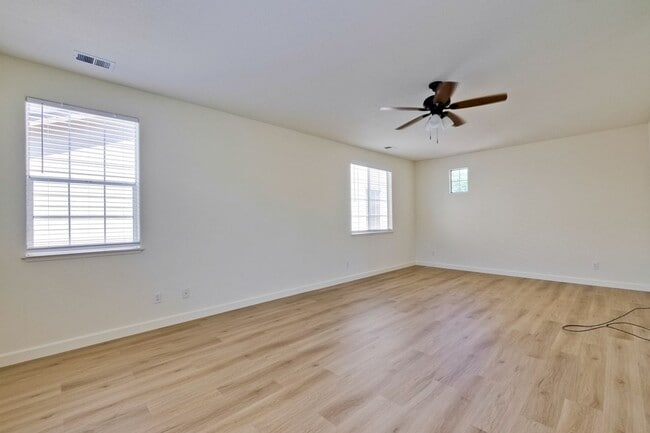 Building Photo - Spacious 4-Bedroom Home on Private Cul-De-Sac | No HOA | Custom Closets, New Floors & Lush Backya...