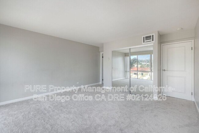 Building Photo - 4944 Cass St