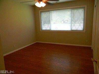 Building Photo - 2233 Paris St