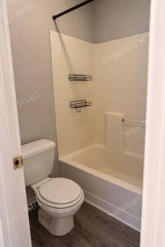 Building Photo - 5644 N Anita Ave