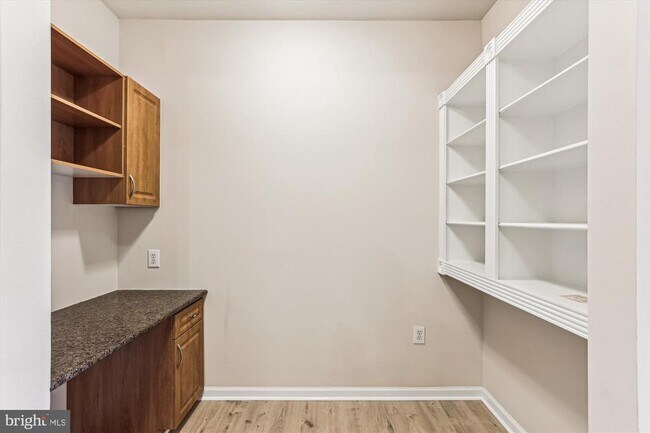 Building Photo - 12941 Centre Park Cir